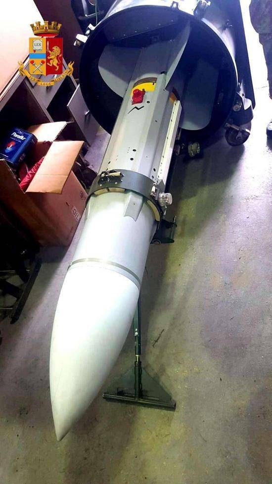 *力暴**“抗疫”这件事，为什么总出现在意大利？