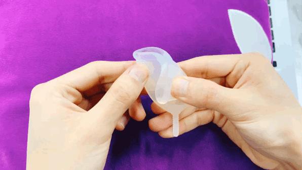 比棉条还好用的姨妈神器：如何把一个杯子放进身体？