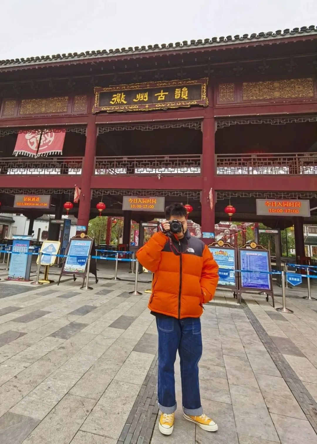 放弃奔驰C购置福特野马，为了平民跑车梦，换来“油耗大、内饰糙，偶尔还能跑婚庆”的结局？