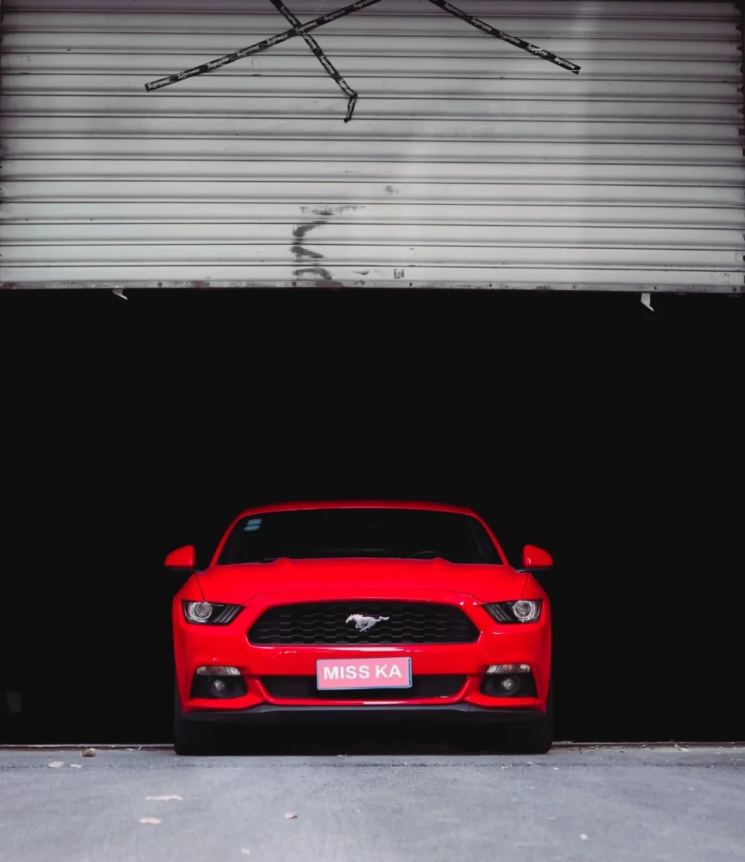 放弃奔驰C购置福特野马，为了平民跑车梦，换来“油耗大、内饰糙，偶尔还能跑婚庆”的结局？