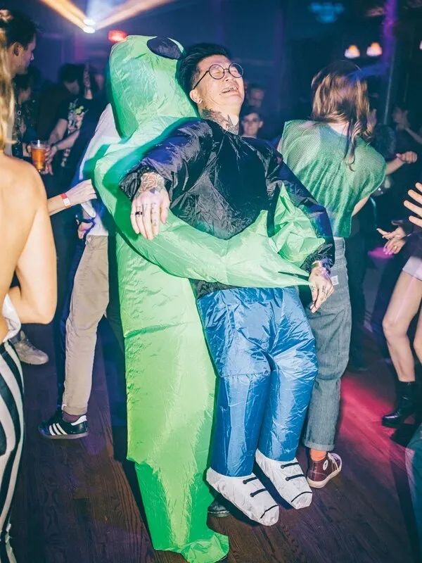 直男蹦迪搭讪行为大赏