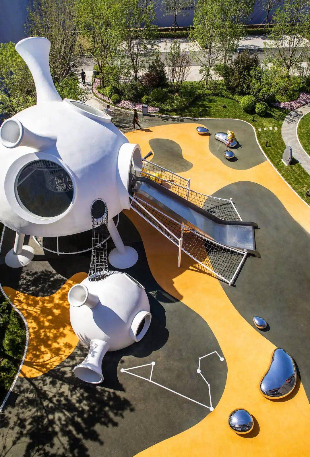 孩童的游乐场是我们回不去的童年,童年中的游乐园