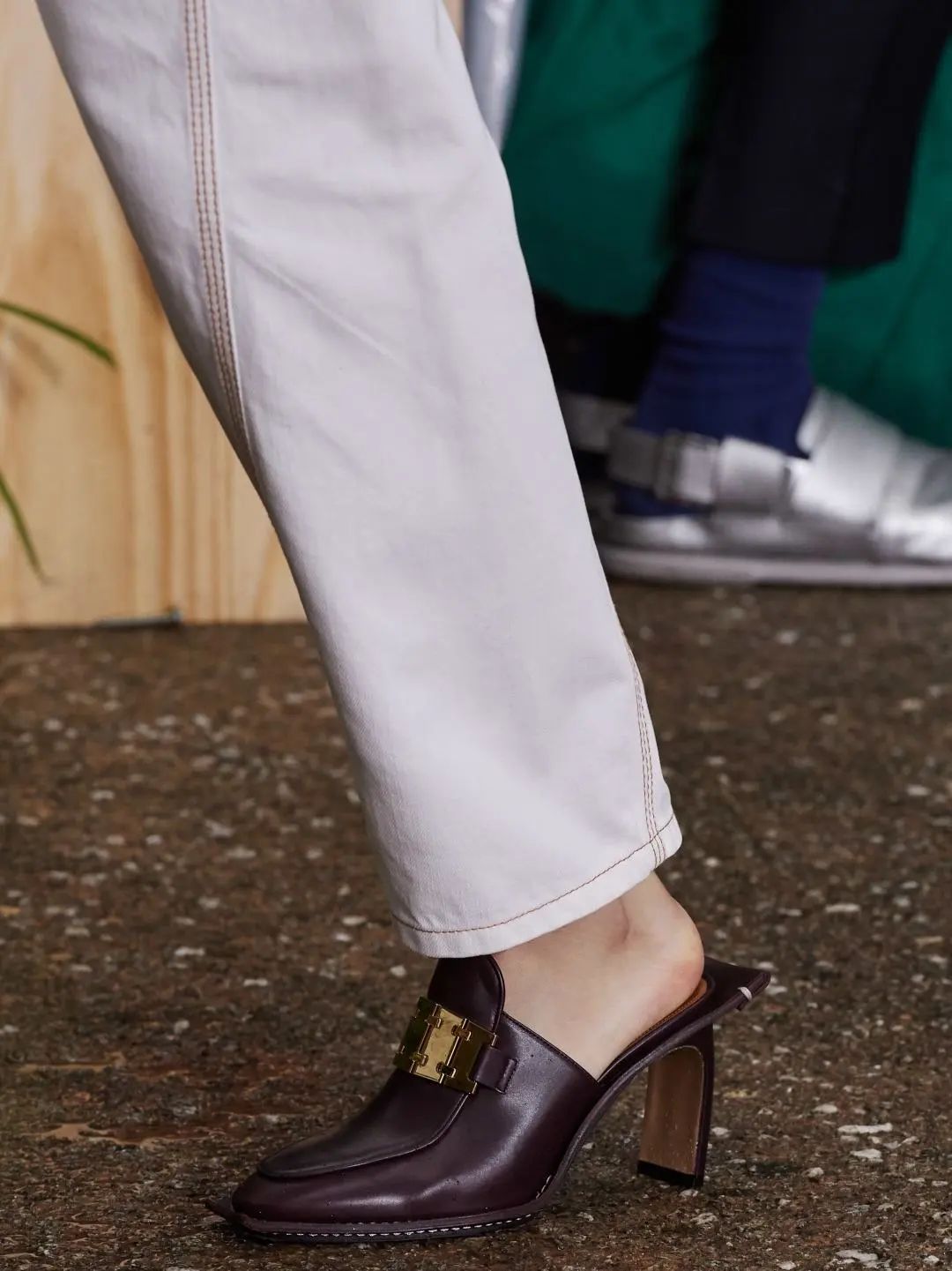 我花十分之一价格在ZARA买到BV相似款，真的好穿吗？