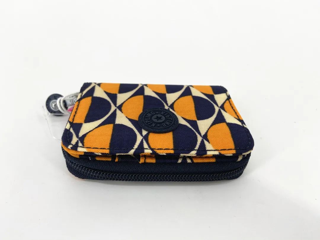 除了线上放风筝拿奖品这件大事，明天10:00交广网带货明星即将诞生……