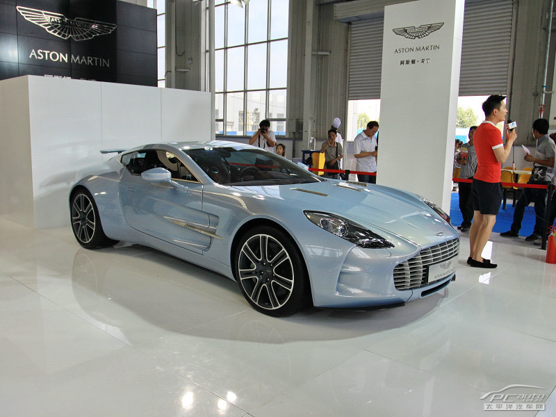 从潮鞋到游艇豪华车企跨界联名产品