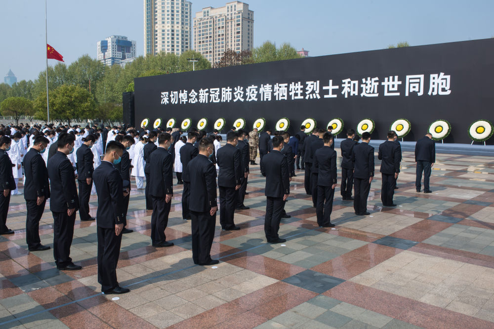 风雨无阻疫情防控不松懈,坚持不懈坚决打赢疫情防控阻击战