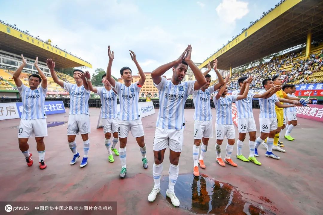 ICTalk｜拍摄一场国足比赛，我要按4000次快门