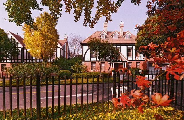 富人千万豪宅被疯抢,戴口罩抢千万豪宅