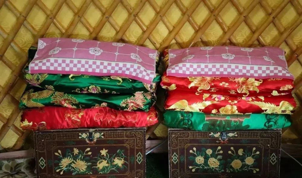 蒙古包座位有什么讲究,牧民蒙古包有什么讲究