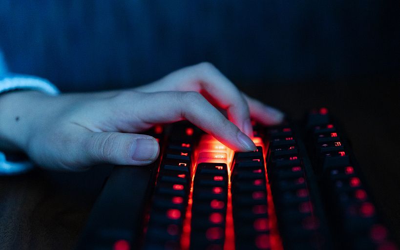 游戏主播跳槽违约怎么处理,游戏娱乐主播被起诉