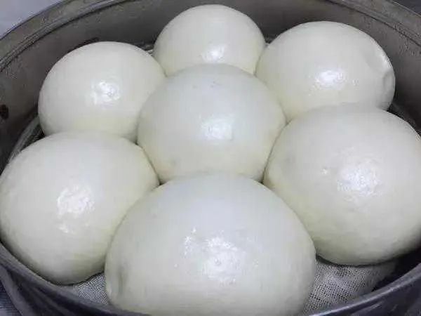 厌食症和暴食症同时出现,厌食症和贪食症的最主要的区别