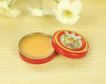 鼻炎流清水鼻涕鼻塞吃什么药,怀孕鼻炎犯了鼻塞睡不着怎么办