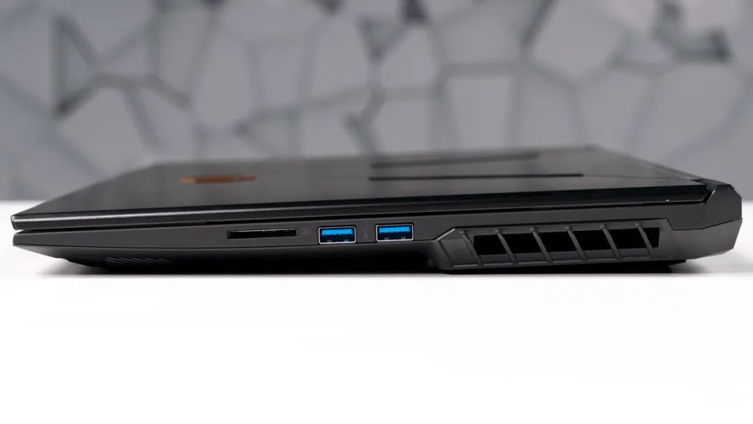 增强游戏本散热的双刃剑,聊一款散热压力增大的游戏本