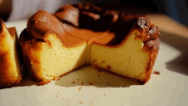 电饭锅芝士蛋糕最简单的做法,教你做现在超火的芝士蛋糕