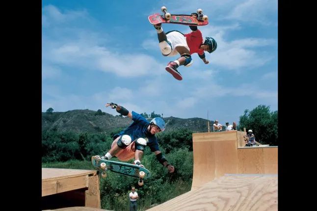 传奇滑手TonyHawk换过多少鞋子援助？