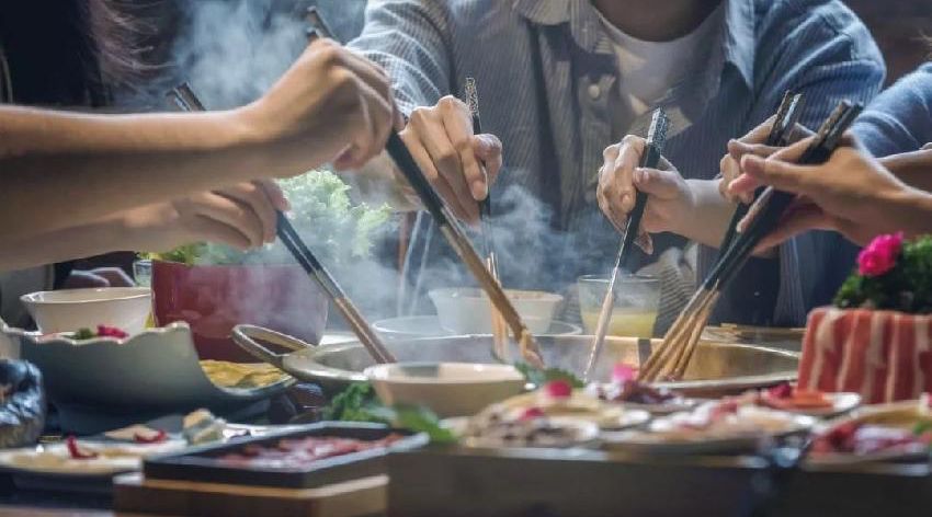 介绍一下对海底捞的体验和认知,对海底捞的看法和建议