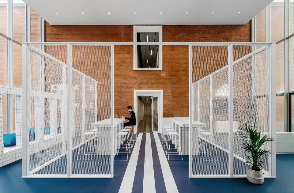 阿迪达斯X法国国家体育学院公共空间改造/UbaltArchitectes+UbiBene