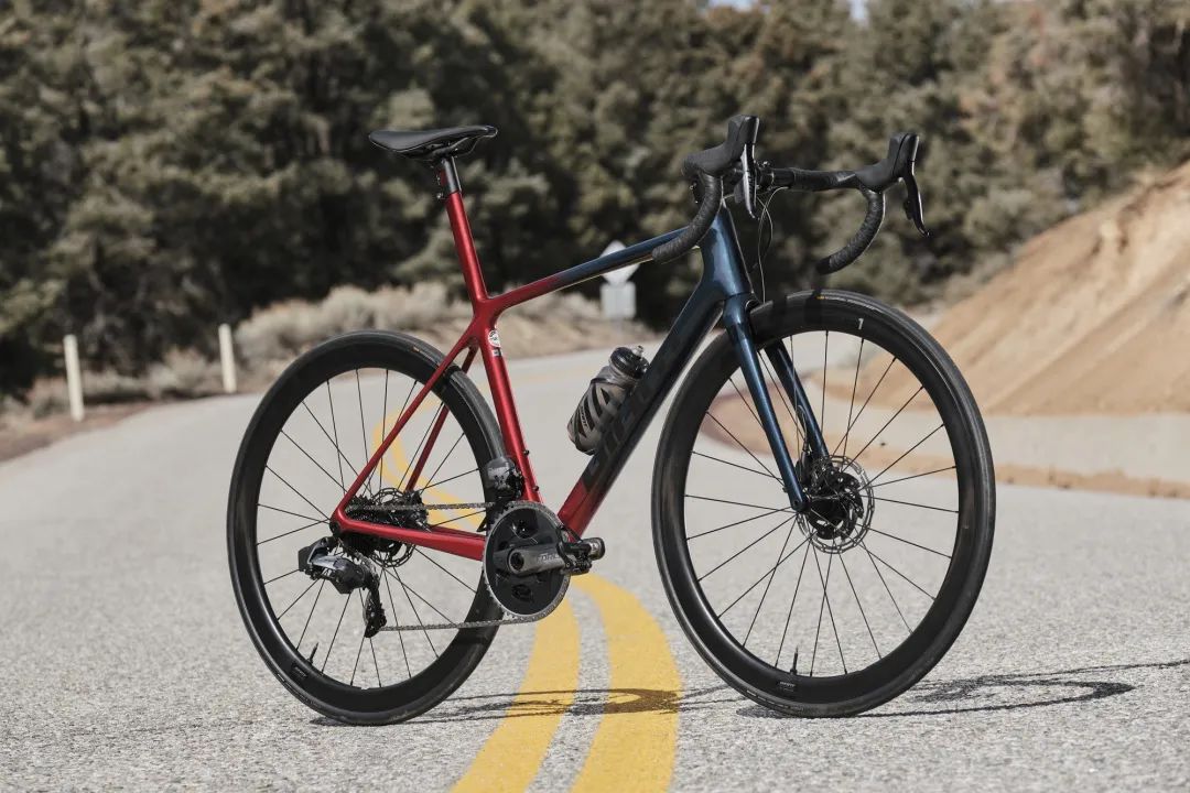 捷安特2023款TCR价格表,捷安特ocr和tcr区别