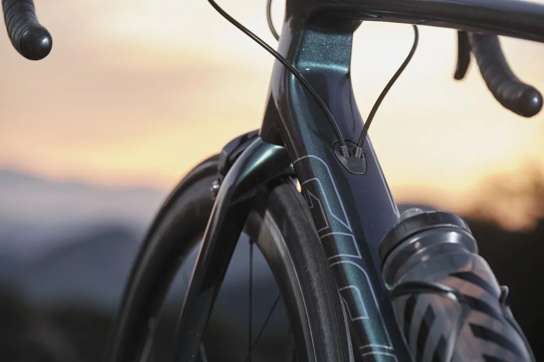 捷安特2023款TCR价格表,捷安特ocr和tcr区别