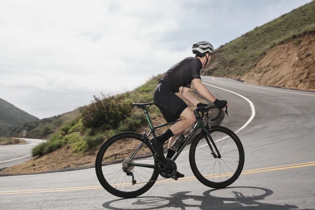 捷安特2023款TCR价格表,捷安特ocr和tcr区别