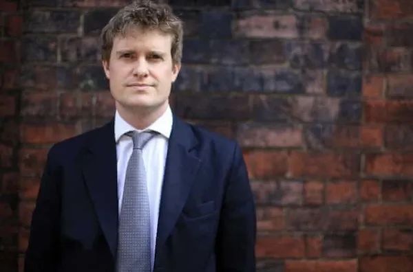 从拉斐尔底稿到英国脱欧花瓶——VA馆长眼中的十件经典