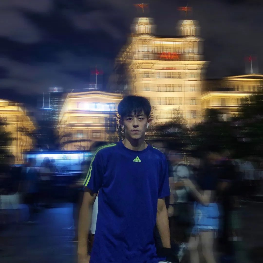 尼龙校草｜你的夏日运动场，就差这位复旦排球队帅哥朱启航了