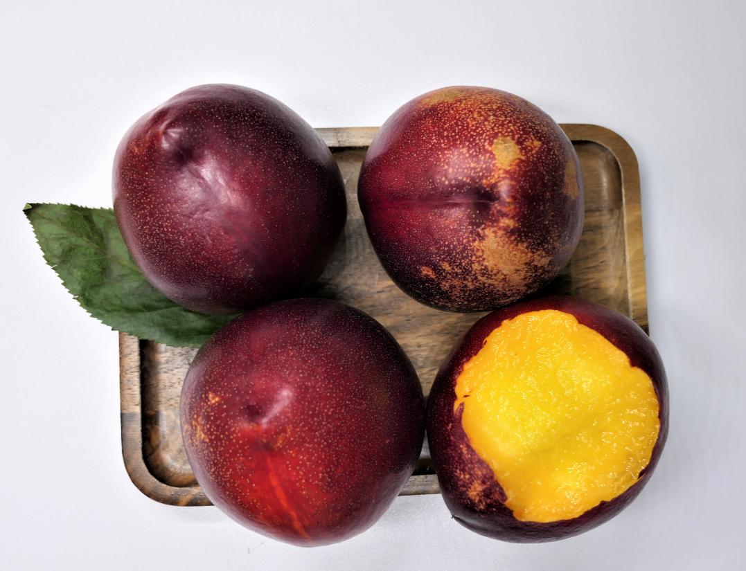 油桃汁水,黄心油桃5斤应季大桃子