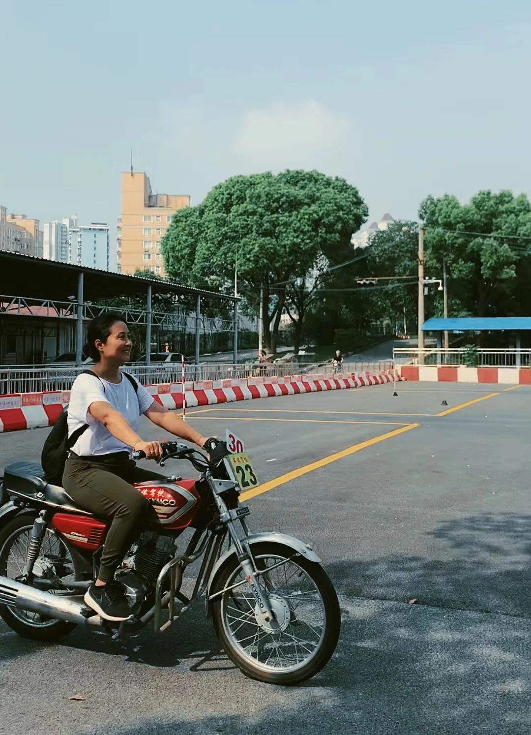 50岁以上学瑜伽,50岁了想去学瑜伽教练怎么学