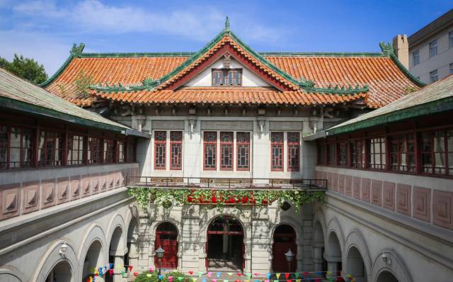 这张照片值钱了！谁都见过！赶紧回家翻