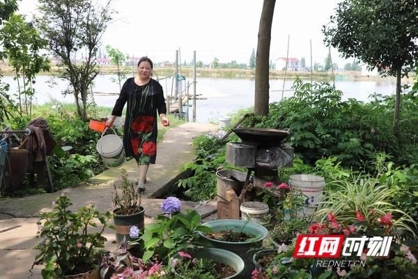 一条水槽养鱼3万斤，这个“贫困户”实现年收入3万多