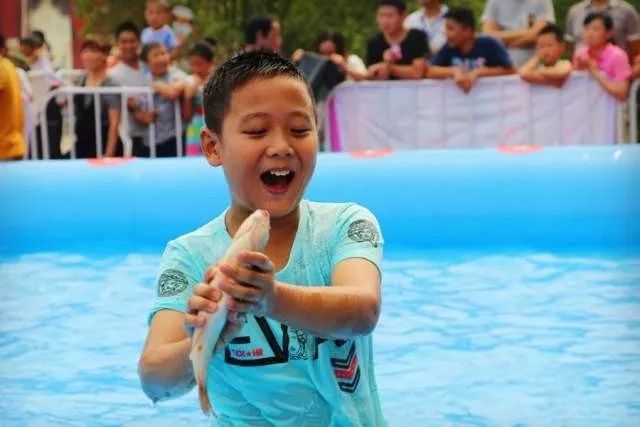 菏泽门票9.9元水上乐园,山东菏泽万象城水上乐园