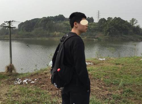 13岁男孩坠亡留遗书,学生校内坠亡生前留有两封遗书