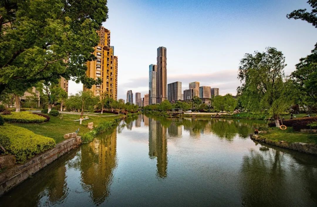 “镜中”余杭！这样的“靓”城美景你见过吗？丨小余儿说晚安