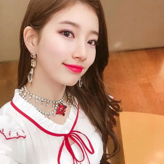 第一眼美女妆容可爱,第一眼美女惊艳妆容