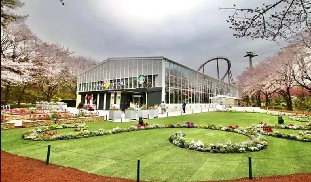 星巴克上班免费喝咖啡,星巴克花多少钱可以免费一杯咖啡