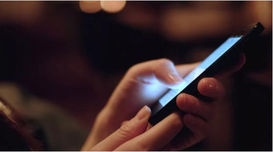 pony使用的底妆,pony化妆从洗脸开始