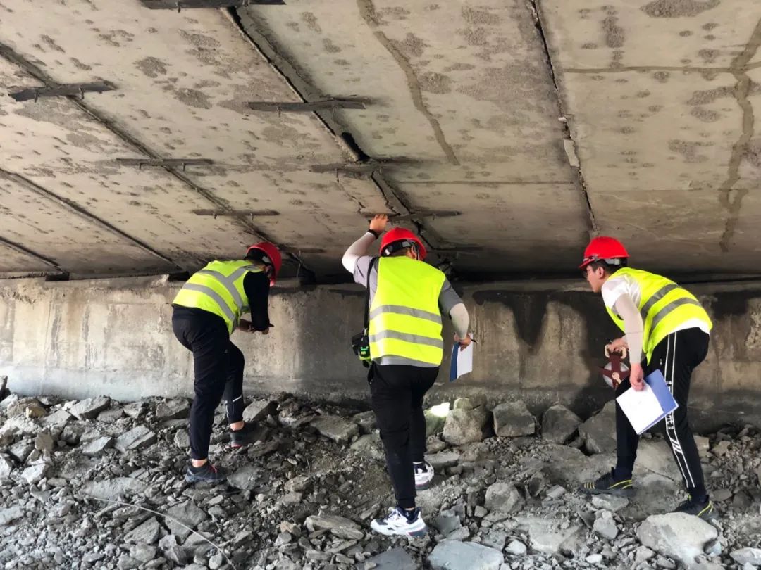 桥梁伸缩抢修最新视频,桥梁修复最新消息