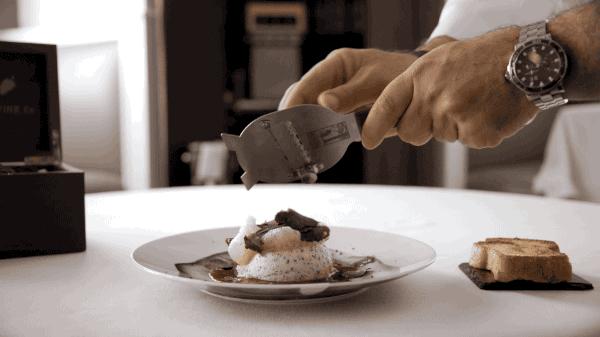 别看它长得像“粪球”，却是“黄金”配料，错过了要等一整年