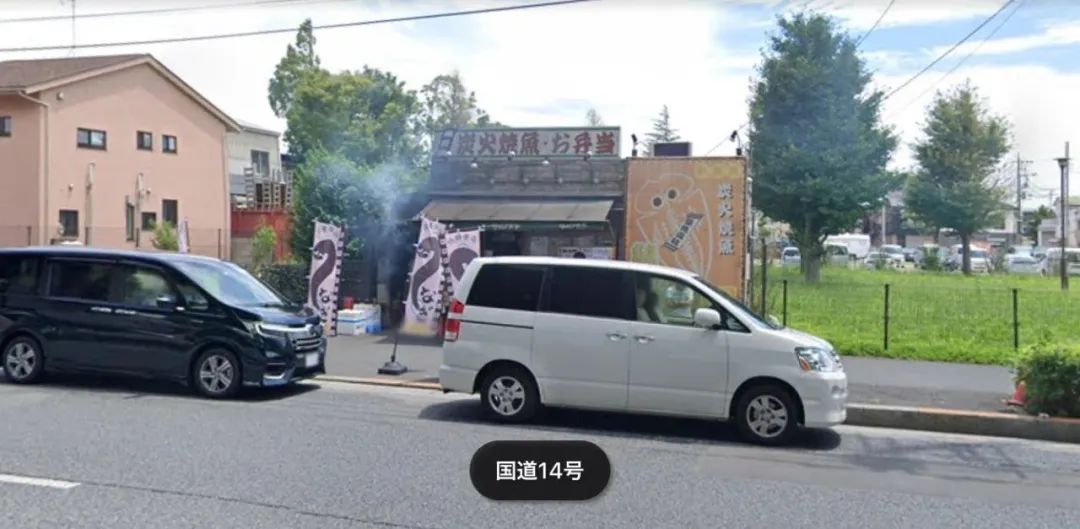 东京惊现“露天烧烤店”！烟大到日本人想报警，可这也太好吃了吧