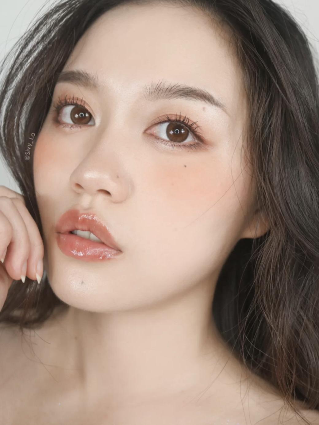 成熟系淡颜妆容御姐妆,清冷厌世风妆容