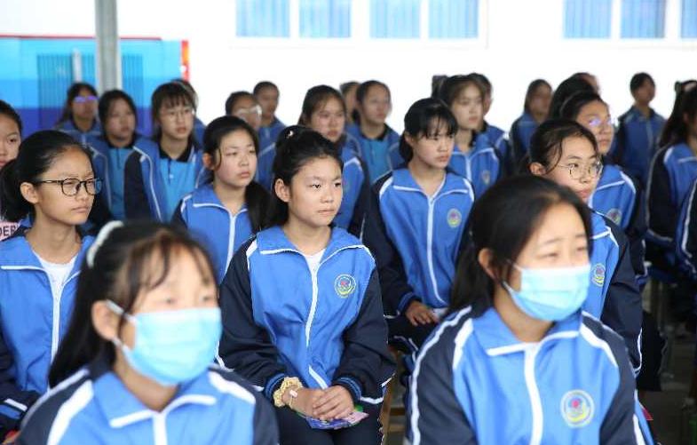 扎根人民才能让你茁壮成长,扎根人民唱响时代主旋律