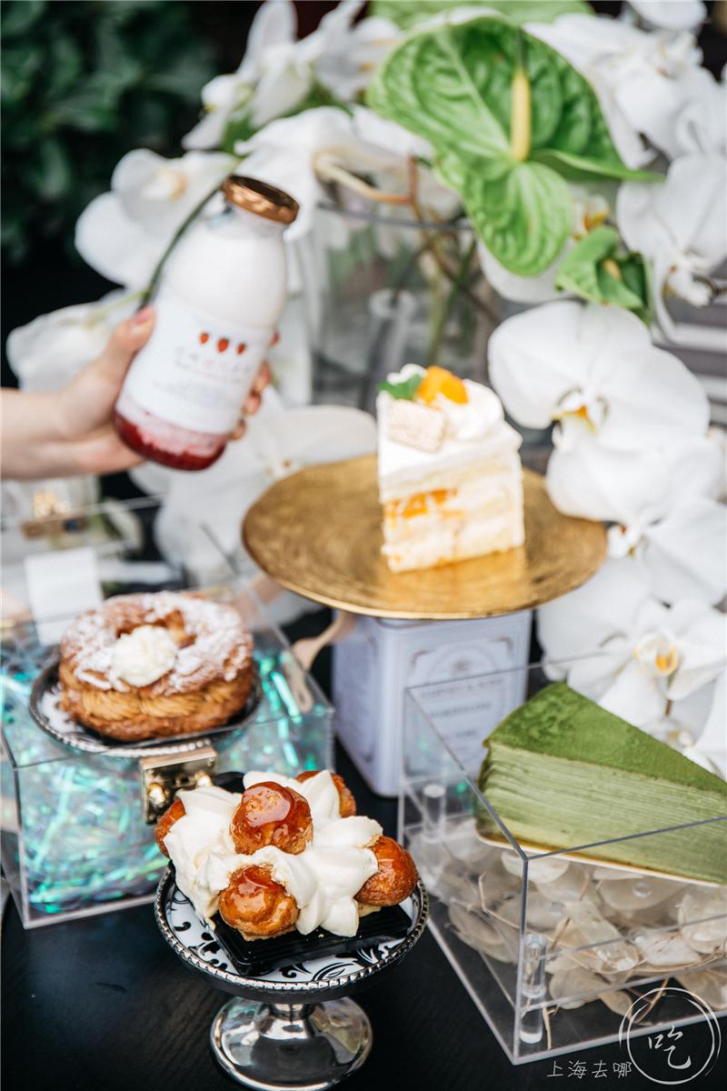 太刚了！这店居然敢开在「中国第一夜店」楼下...