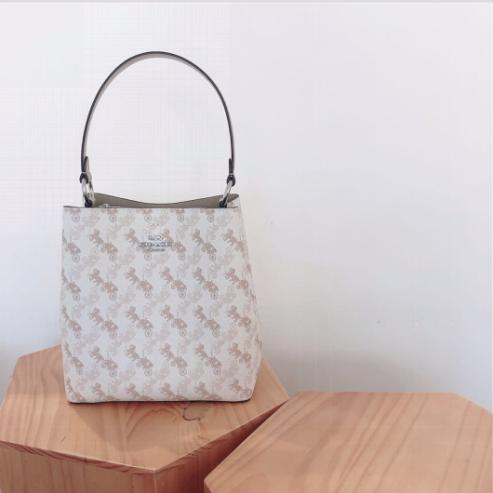 gucciprada最便宜的地方,gucci奥特莱斯上海青浦最新活动