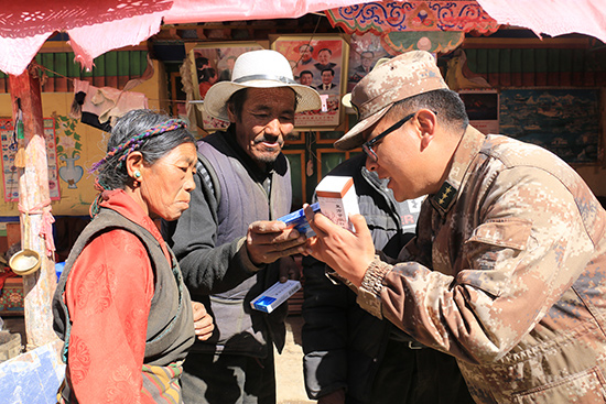 藏族军官扶贫干部,藏族军官扶贫记