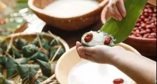 包粽子的糯米泡多长时间才能包,包粽子的糯米需要泡多久才可以包