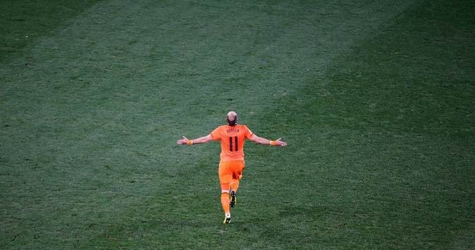 罗本格罗宁根10佳球,小飞侠罗飞复出