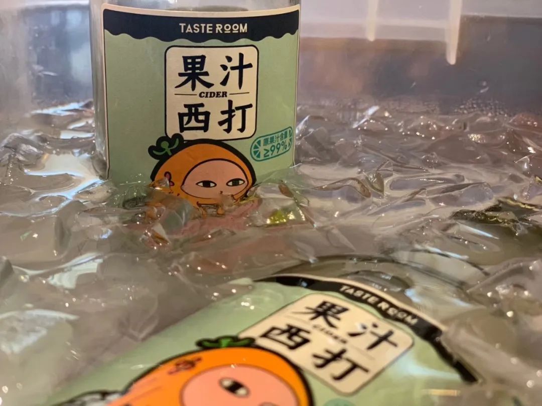 比可乐上头，比奶茶过瘾，成年人的快乐水