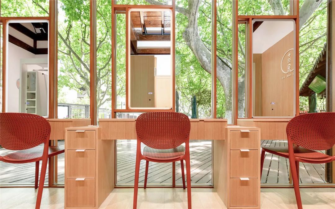 杭州西湖汉服体验馆多少钱一天,想在小镇上开个汉服体验馆