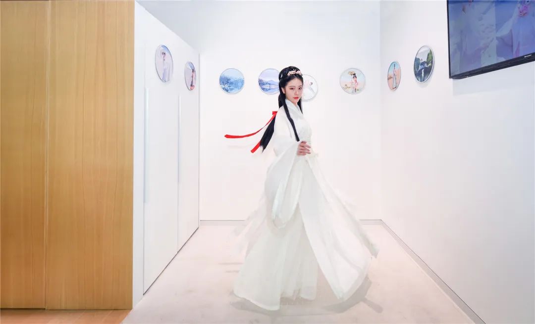 杭州西湖汉服体验馆多少钱一天,想在小镇上开个汉服体验馆