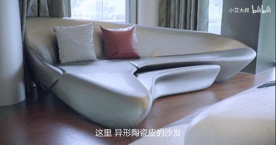 成都1.5亿豪宅火了！一小张地毯10w，买就送游艇码头，网友：都很满意，就差钱了